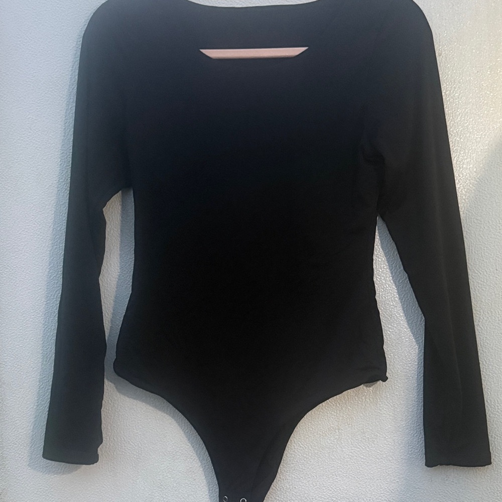 Black Long Sleeve Bodysuit with Front Keyhole